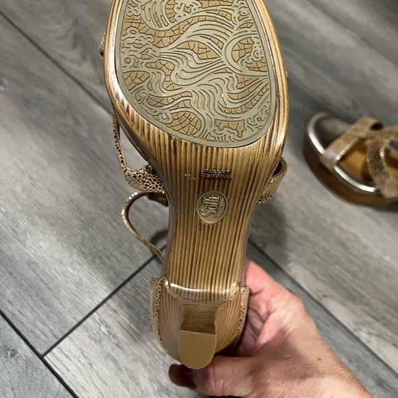 Softt St. Denis Champagne Gold Platform Heeled Sandals - Picture 3 of 6